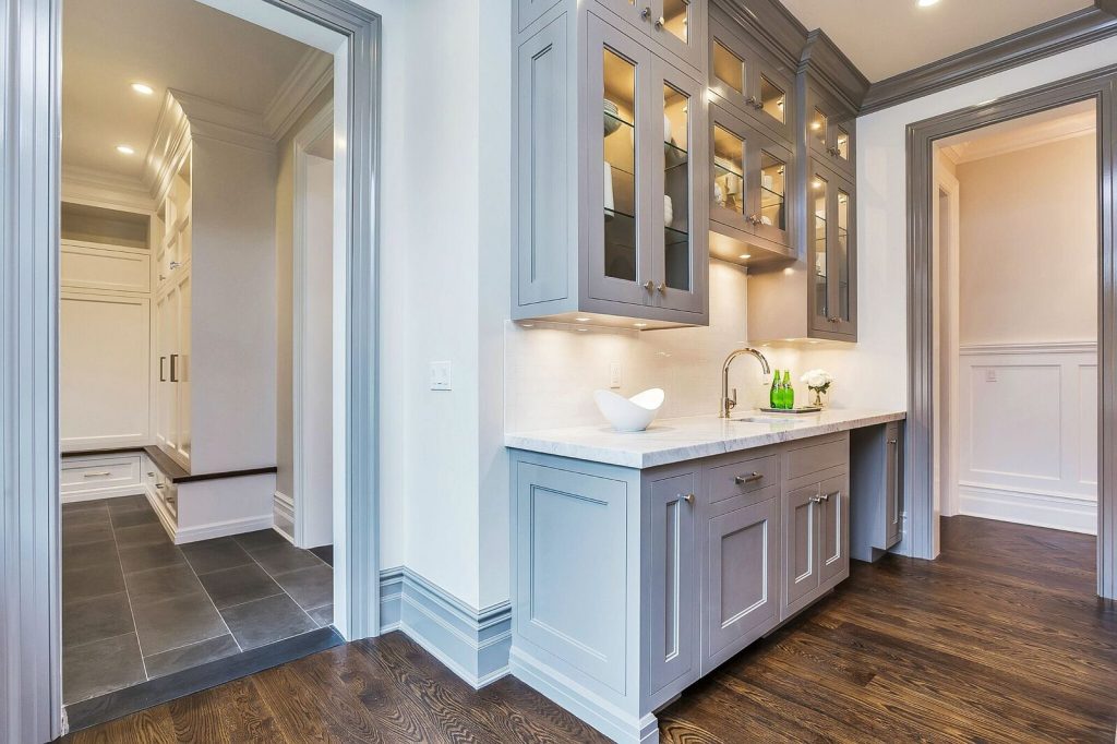 A Modern Kitchen Featuring Gray Cabinets
