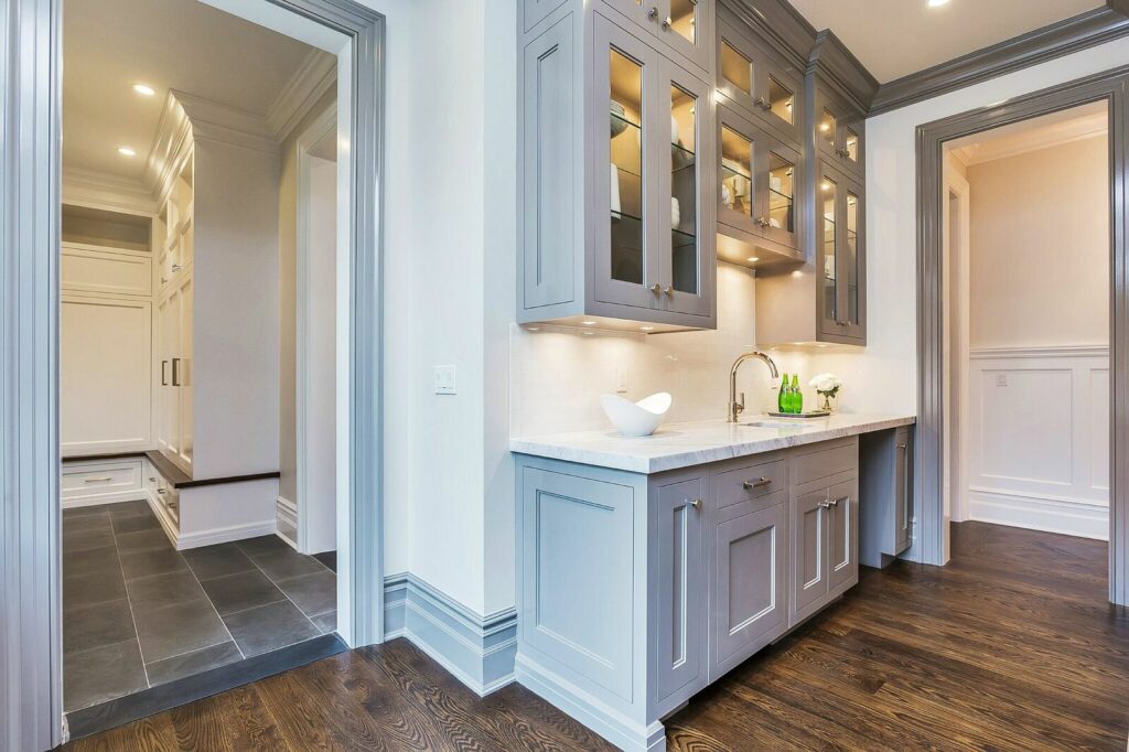 A Contemporary Kitchen Showcasing Elegant Gray Cabinets